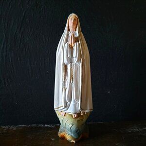 Vintage Virgin Mary Chalkware Statue Religious Figurine, Madonna Figurine 7.875"